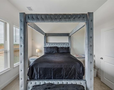 4101 Valley Mills Drive - Photo Thumbnail 15
