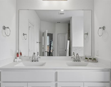 4101 Valley Mills Drive - Photo Thumbnail 18