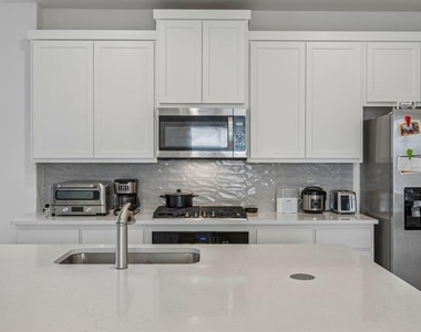 4101 Valley Mills Drive - Photo Thumbnail 13
