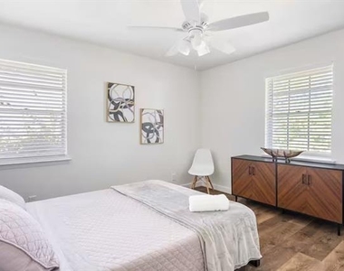 3170 Golfing Green Drive - Photo Thumbnail 2