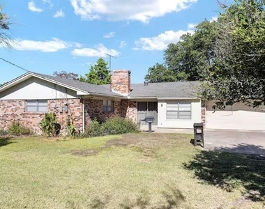 3170 Golfing Green Drive - Photo Thumbnail 1