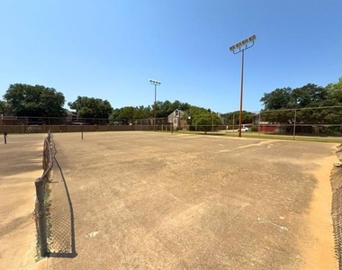 2613 Amherst Court - Photo Thumbnail 18