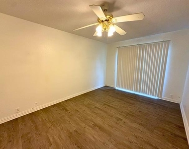 2613 Amherst Court - Photo Thumbnail 5