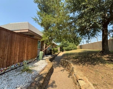 2613 Amherst Court - Photo Thumbnail 17