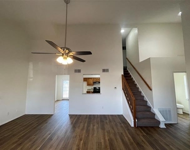 1513 Liberty Lane - Photo Thumbnail 4