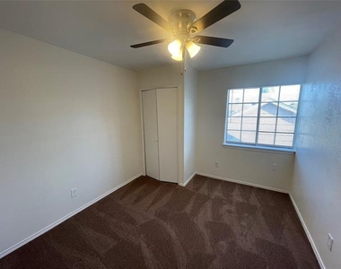 1513 Liberty Lane - Photo Thumbnail 7