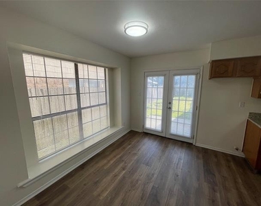 1513 Liberty Lane - Photo Thumbnail 5