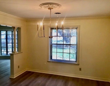 6122 Burgundy Drive - Photo Thumbnail 5