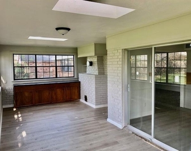 6122 Burgundy Drive - Photo Thumbnail 10