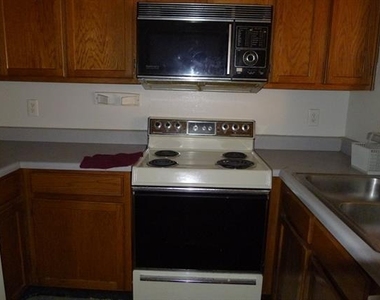 9835 Walnut Street - Photo Thumbnail 4