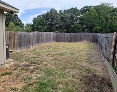13631 Biggs Street - Photo Thumbnail 16