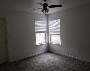 13631 Biggs Street - Photo Thumbnail 12