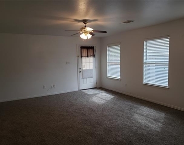 13631 Biggs Street - Photo Thumbnail 10