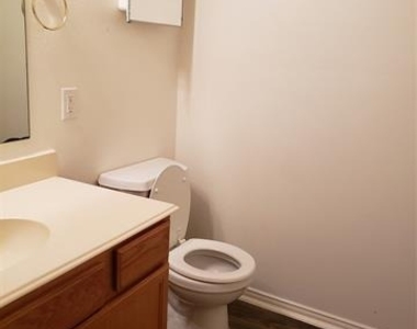 13631 Biggs Street - Photo Thumbnail 15