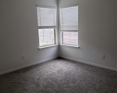 13631 Biggs Street - Photo Thumbnail 11