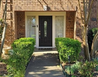 1813 Weanne Drive - Photo Thumbnail 2