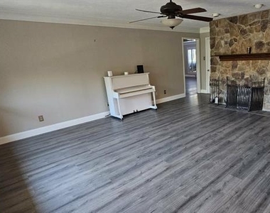 1813 Weanne Drive - Photo Thumbnail 10