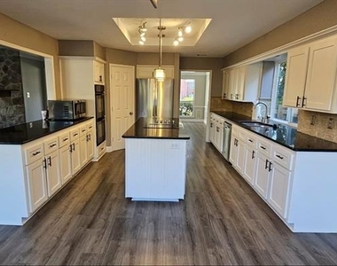 1813 Weanne Drive - Photo Thumbnail 5