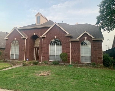 1027 Creek Bend - Photo Thumbnail 10