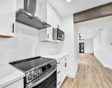 9101 Oels Street - Photo Thumbnail 3