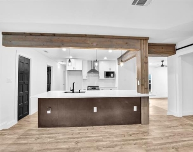 9101 Oels Street - Photo Thumbnail 5
