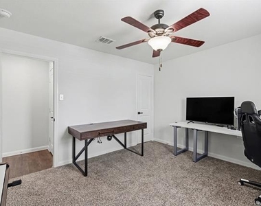 706 Spur Ridge - Photo Thumbnail 18