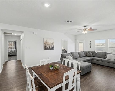 706 Spur Ridge - Photo Thumbnail 13