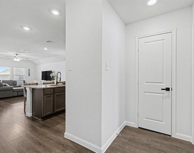 706 Spur Ridge - Photo Thumbnail 6