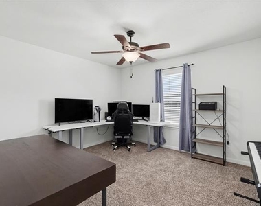 706 Spur Ridge - Photo Thumbnail 17