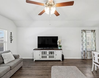 706 Spur Ridge - Photo Thumbnail 11