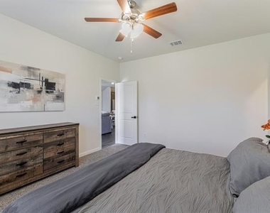 706 Spur Ridge - Photo Thumbnail 20