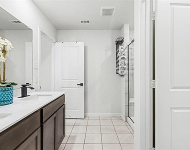 706 Spur Ridge - Photo Thumbnail 22