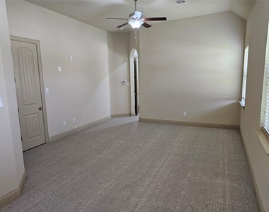 4012 Eaton Park Drive - Photo Thumbnail 20