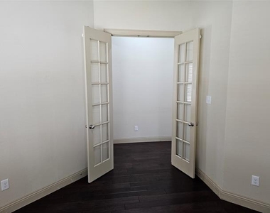 4012 Eaton Park Drive - Photo Thumbnail 5