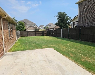 4012 Eaton Park Drive - Photo Thumbnail 21
