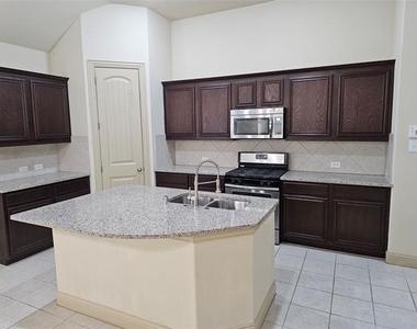 4012 Eaton Park Drive - Photo Thumbnail 7
