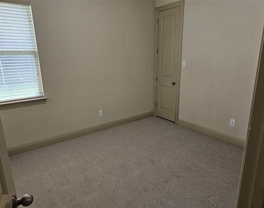4012 Eaton Park Drive - Photo Thumbnail 13