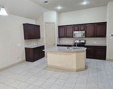 4012 Eaton Park Drive - Photo Thumbnail 8