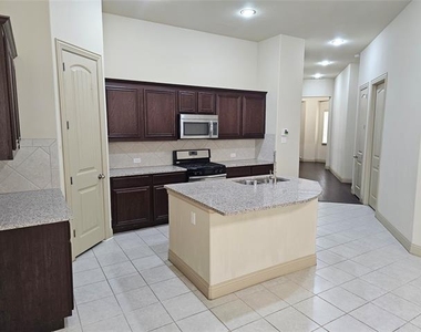 4012 Eaton Park Drive - Photo Thumbnail 9