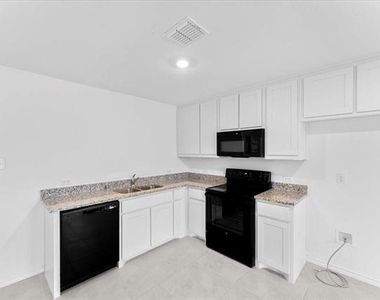 211 Herman Lane - Photo Thumbnail 8