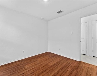 211 Herman Lane - Photo Thumbnail 17