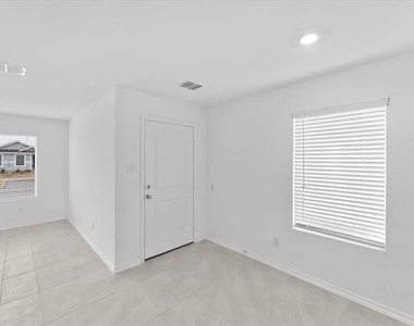 211 Herman Lane - Photo Thumbnail 4