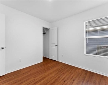 211 Herman Lane - Photo Thumbnail 15