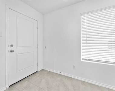 211 Herman Lane - Photo Thumbnail 2