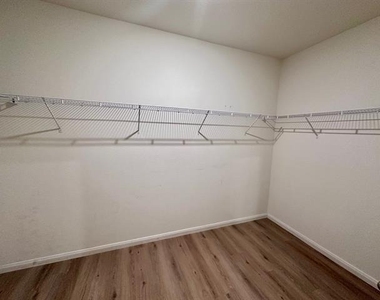 314 Foster Lane - Photo Thumbnail 10
