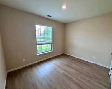 314 Foster Lane - Photo Thumbnail 16