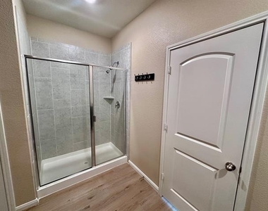 314 Foster Lane - Photo Thumbnail 9