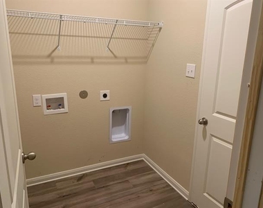 314 Foster Lane - Photo Thumbnail 17