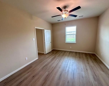 314 Foster Lane - Photo Thumbnail 11