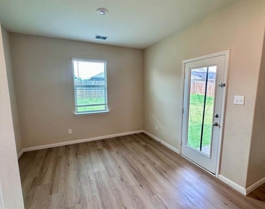 314 Foster Lane - Photo Thumbnail 6
